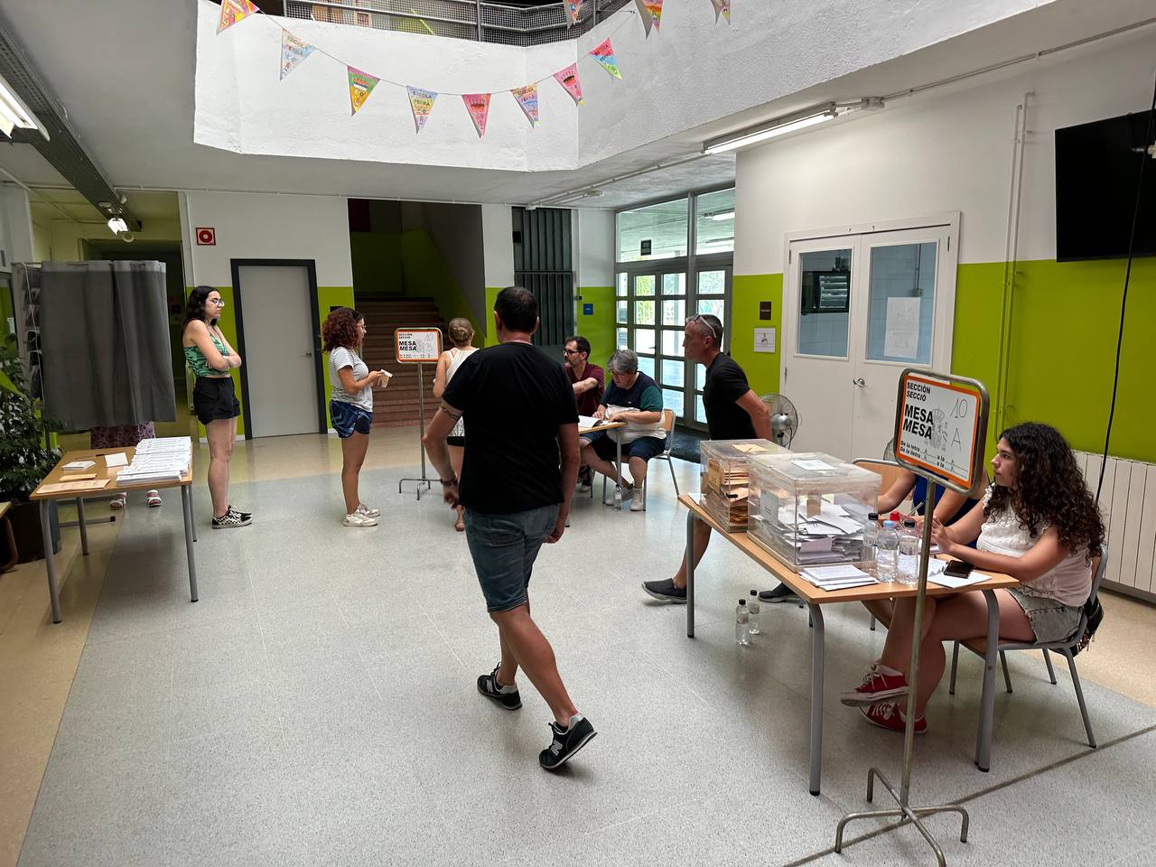 Eleccions generals 23 juliol 2023-Col·legi electoral ubicat a l'escola Josep Ferrà i Esteva