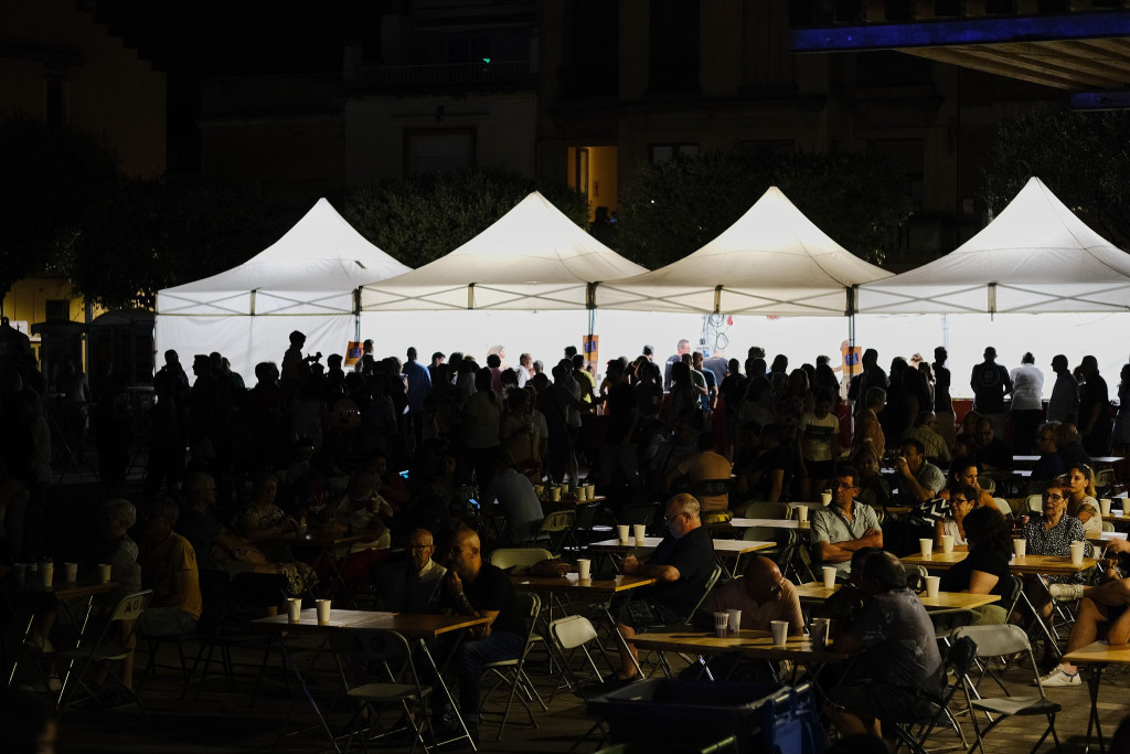 Zona de taules a la Plaça Catalunya