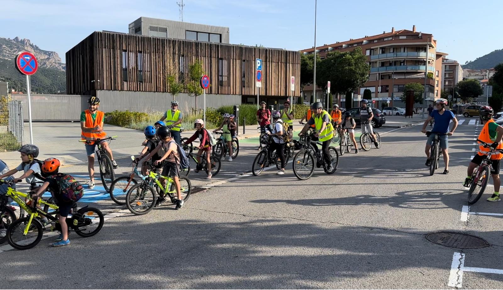 Jornada de prova del bicibús a les escoles