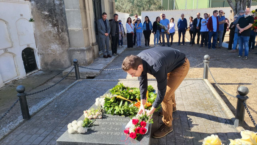 Ofrena de la Familia de Fèlix Figueras i Aragay