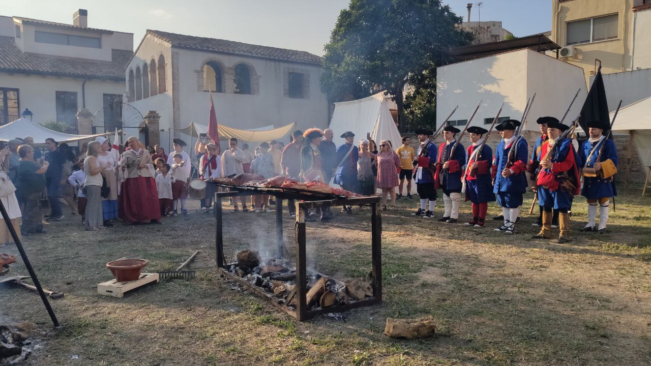 Festa dels Miquelets 2023: campament al Centre Cultural de Cal Puigjaner.