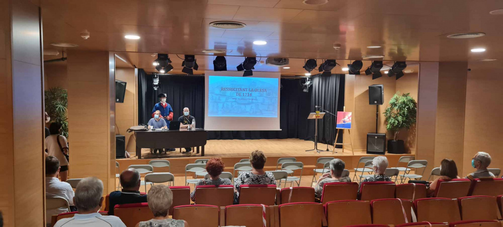 Assistents a l'acte de presentació i conferència a l'Auditori