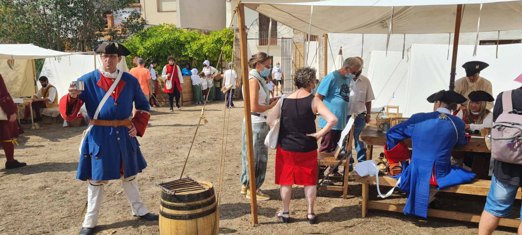 Assistents al Campament Militar i personatges caracteritzats