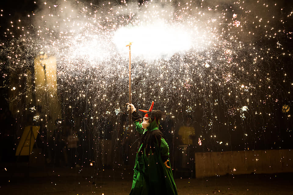 Diable amb focs d'artifici