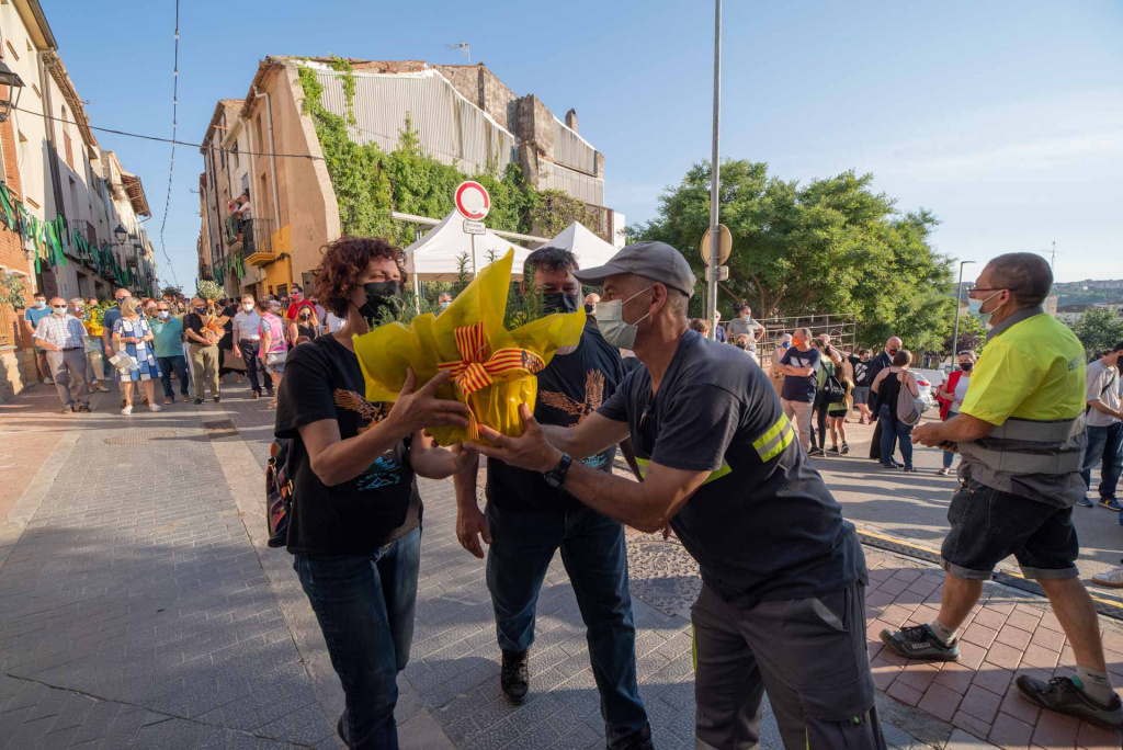 Ofrena floral a Santa Oliva