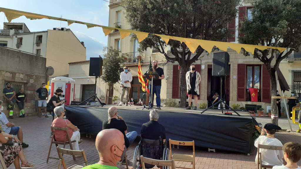 President de l'associació fent l'acte de presentació de les activitats