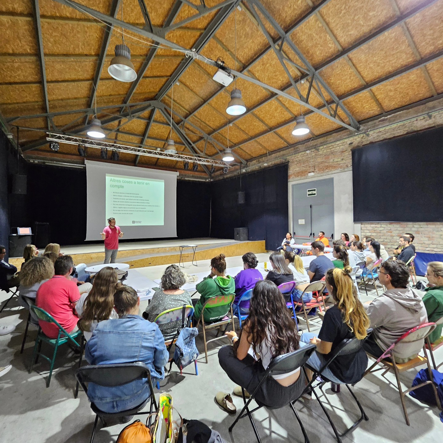 Èxit de participació en les sessions de formació sobre espais d’oci segurs