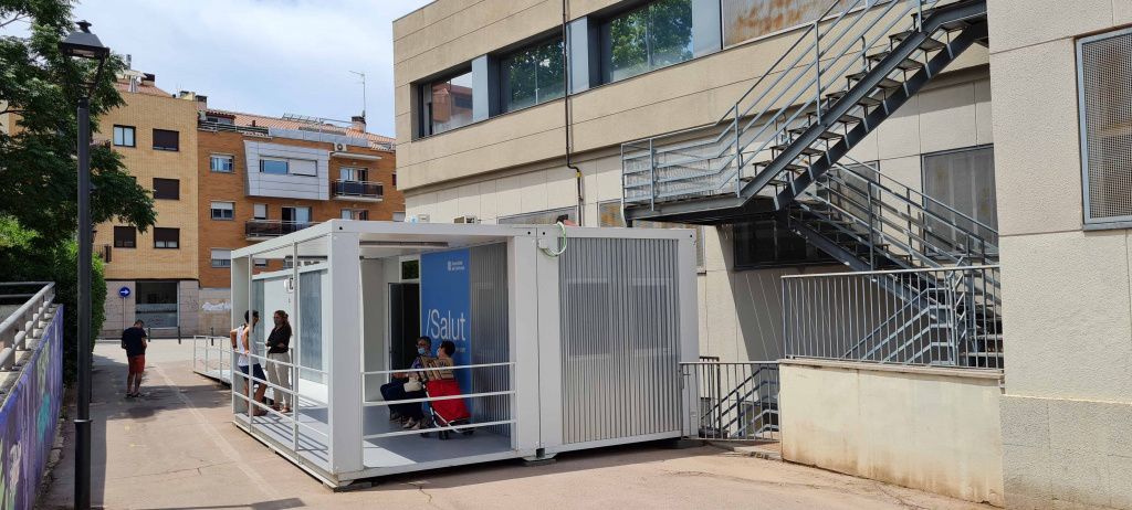 L’Ajuntament d’Olesa ha iniciat una intervenció d’acompanyament en l’organització d’un torneig de futbol sala autogestionat per un grup de joves, amb la finalitat de propiciar l'apoderament i el reconeixement d’aquest col·lectiu. El torneig de futbol, que es desenvolupa al llarg de tot el mes de juliol, compta amb la supervisió de l’agent d’Igualtat de l’Ajuntament, que també fa la cessió temporal de dues pistes esportives per fer possible l’activitat.     L’actuació s’emmarca dins les accions que des de fa