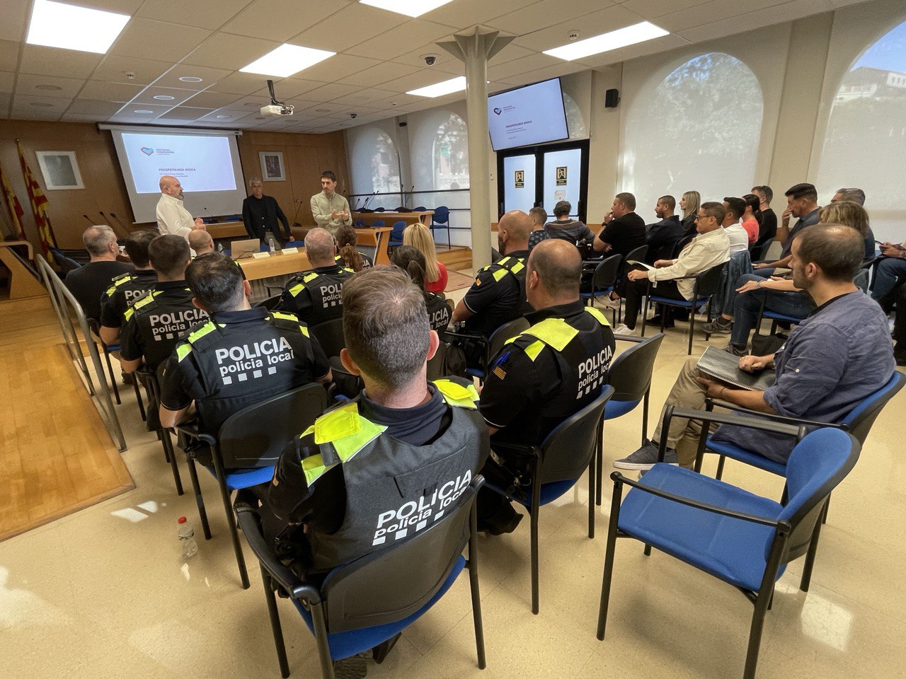 Sessió formativa de salut mental a la policia local